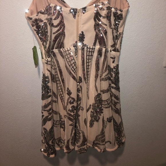 Windsor Silver/Nude Party Dress Size S - Picture 2 of 3